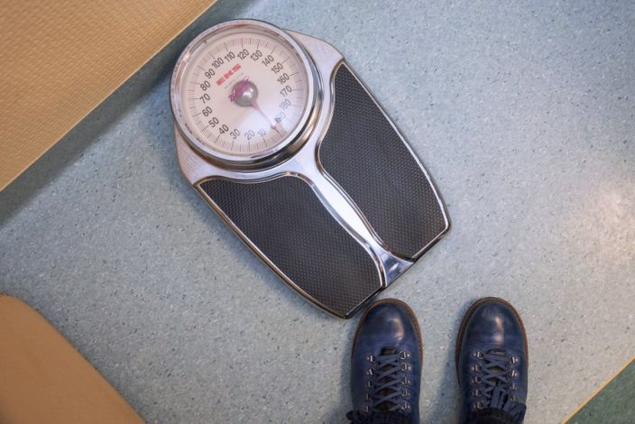 svorio kritimas prieš insultą